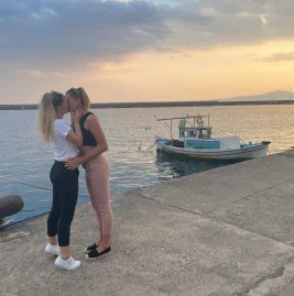 Anna&Celine💕 Tiktok ads