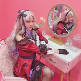 推し活のLily Tiktok ads