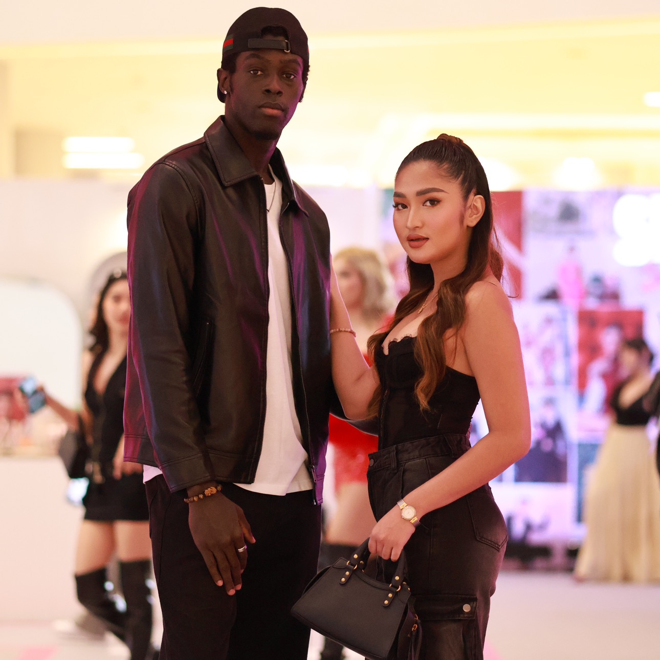 kofiandsam 👩🏻‍❤️‍💋‍👨🏿