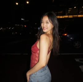 LIZZIE🎱🍒✨🪩 Tiktok ads