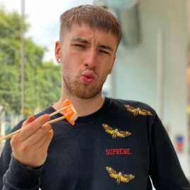 CharlieVlogs Tiktok ads