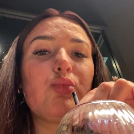 Courtney Leigh Tiktok ads