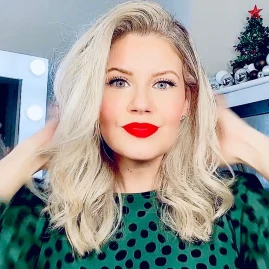 Celebrity Makeup & Hair Artist Tiktok ads