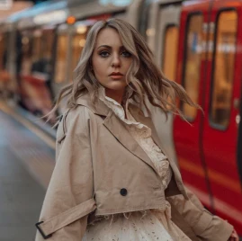 Victoria Schwarzbeck Tiktok ads