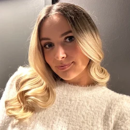 Ellie Dean🖤 Tiktok ads