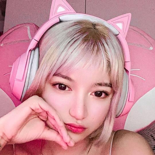 chellyries ୨୧ on IG