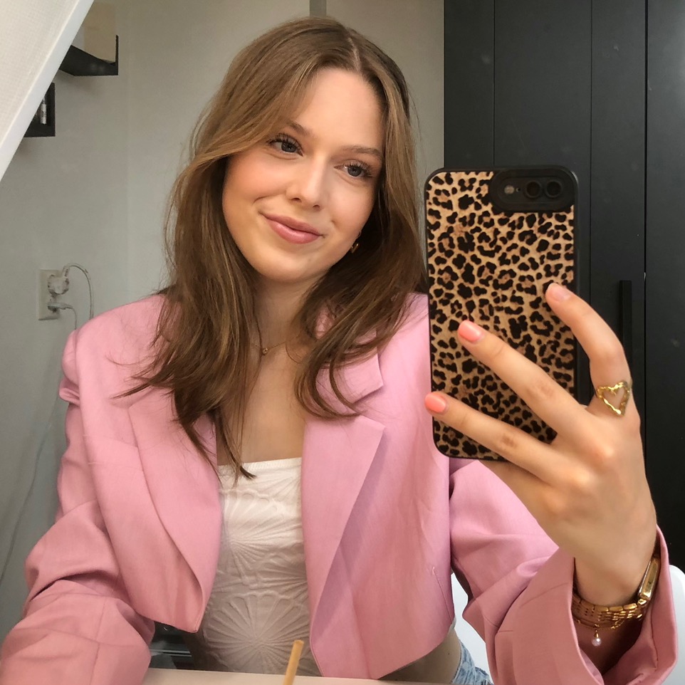 𝐉𝐄𝐋𝐘𝐍𝐍 𝐖𝐄𝐍𝐒𝐈𝐍𝐊