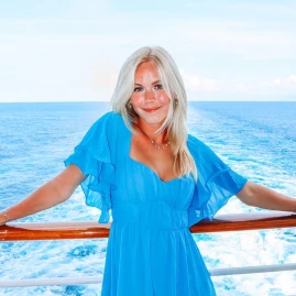 Kaylee Christmas Tiktok ads