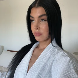 emy moore Tiktok ads