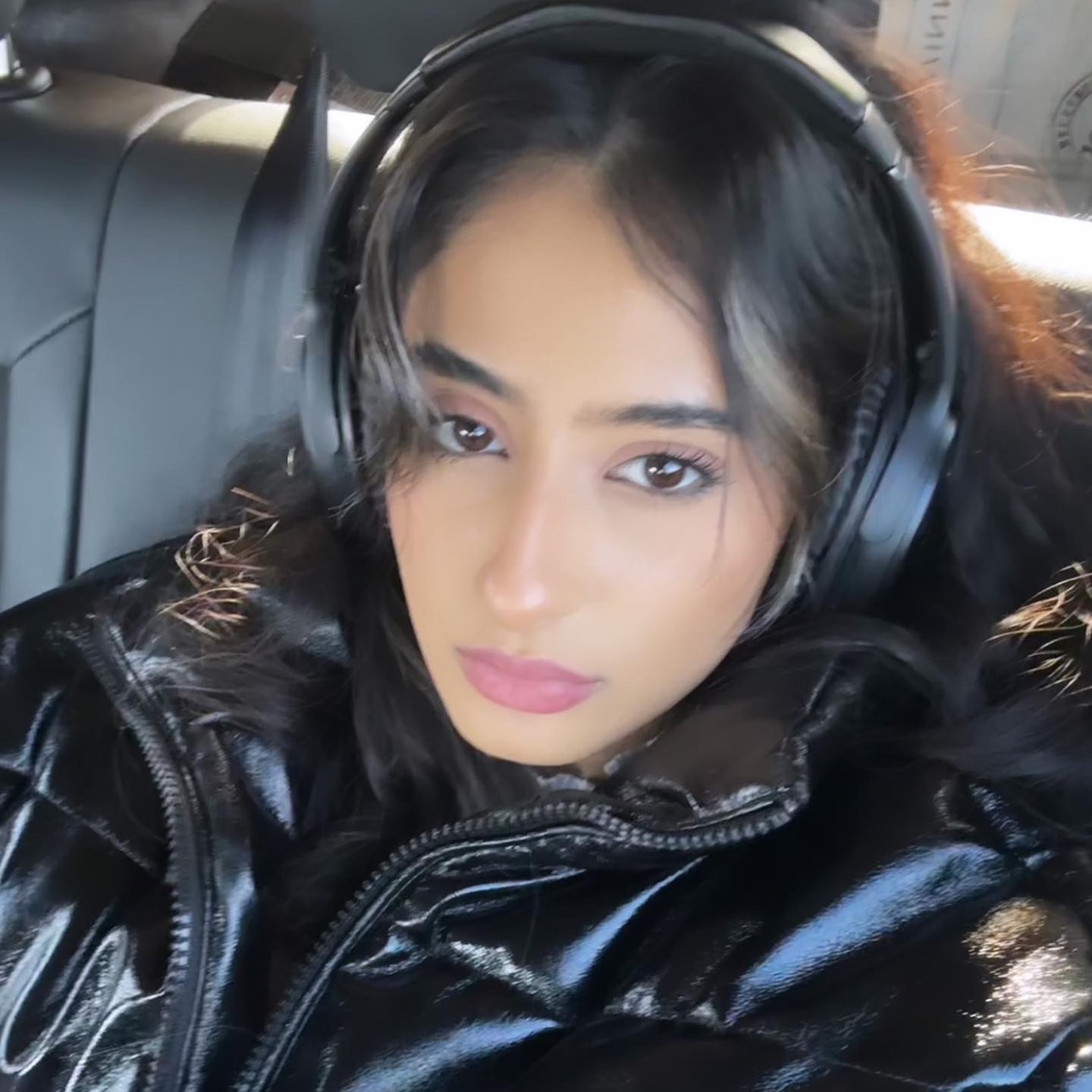 TANDON 🤍🎶📱💿💄