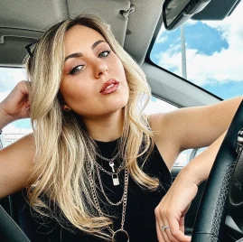 Victoria Schwarzbeck Tiktok ads