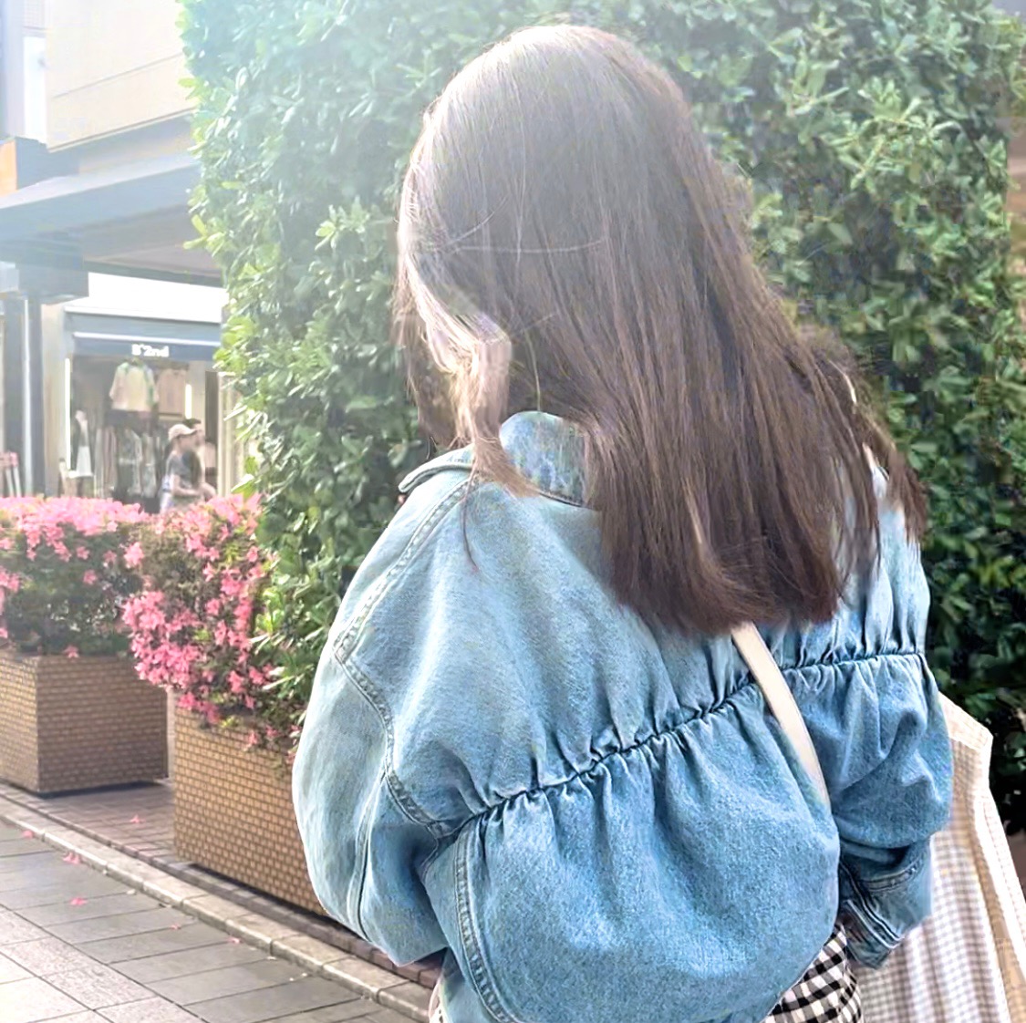 しおり@アプリで理想の彼氏を💘