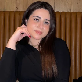 Tannaz - ldn . life . travel Tiktok ads