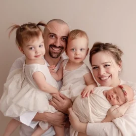 Sara Plus Twins Tiktok ads