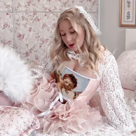 Vicki 🎀 Tiktok ads