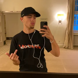 ChatWithArthur Tiktok ads