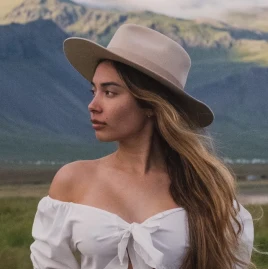 arabella » lifestyle + travel Tiktok ads