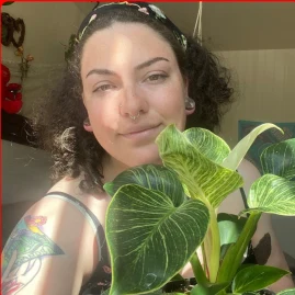 Isis Rose 🪴 Plant Mom Tiktok ads