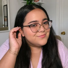 Stephanie ᡣ𐭩 Latina Creator Tiktok ads