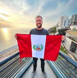 Chris - Authentic Traveling Tiktok ads