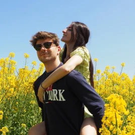 Laura y Jordi 🌲 Tiktok ads
