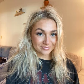 Brooke | Size 8 fashion Tiktok ads