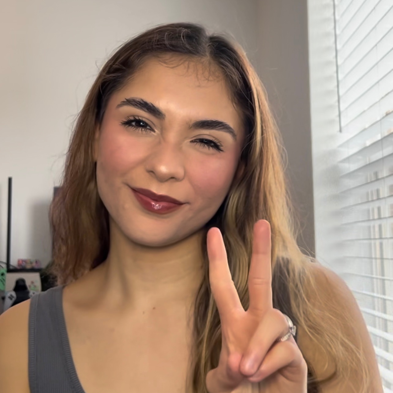 Vivian ✨🗡️📖💄