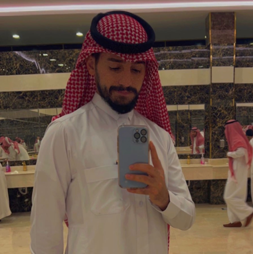 الاستاذ وليد 🧑🏻‍🏫