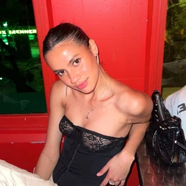 Jasmine Thompson Tiktok ads