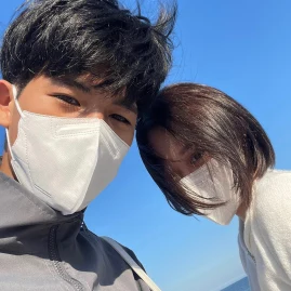 NiNi與品崴 Tiktok ads