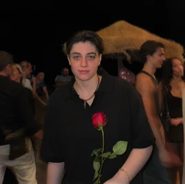 𝕽𝖔𝖘𝖊𝖘 Tiktok ads