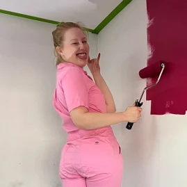 Hello! I am Em. 🌻 Tiktok ads