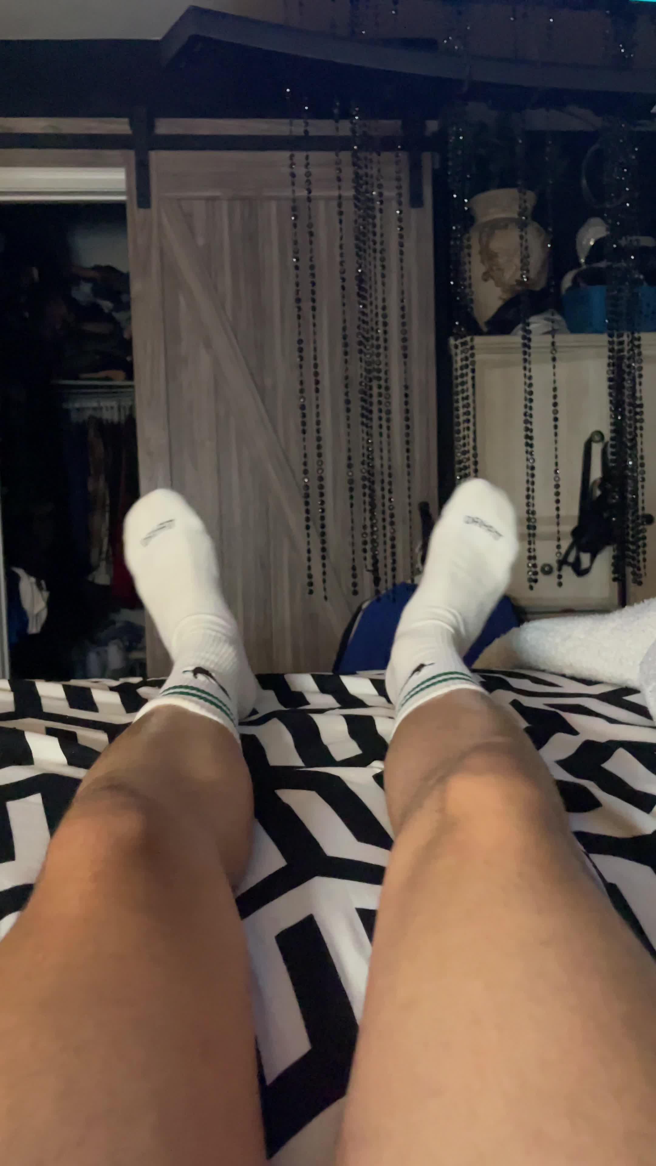 Remote Roku TV By iPhone. The solution when your home remote is broken or the battery runs out