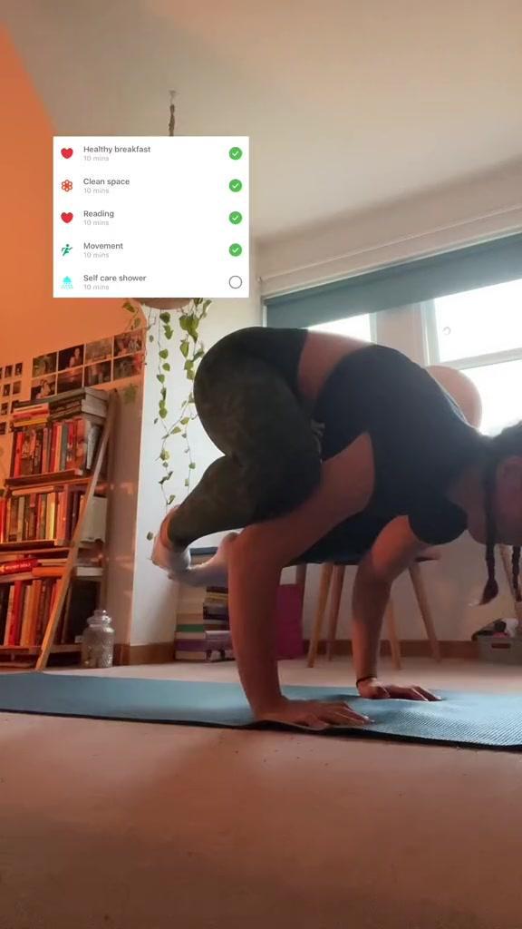 Summer is cominggg 😍 Get your healthy summer started with us! #summerroutine #healthygirlsummer #hotgirlsummer #habits #fabapp #afabroutine