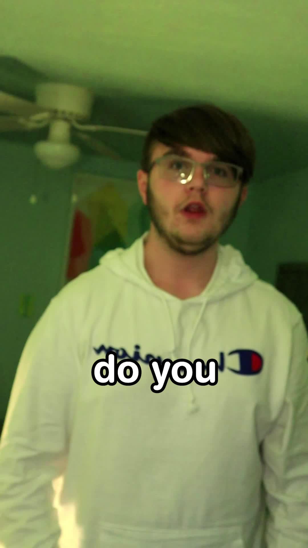 Diversos modelos e filtros, além de mais de 500 músicas. Baixe o VCUS e experimente grátis!