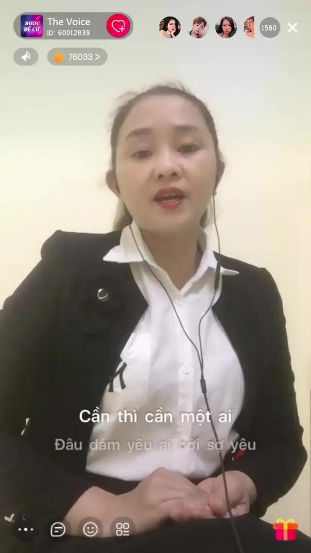 Vô số bài hát hot đều có tại SingNow