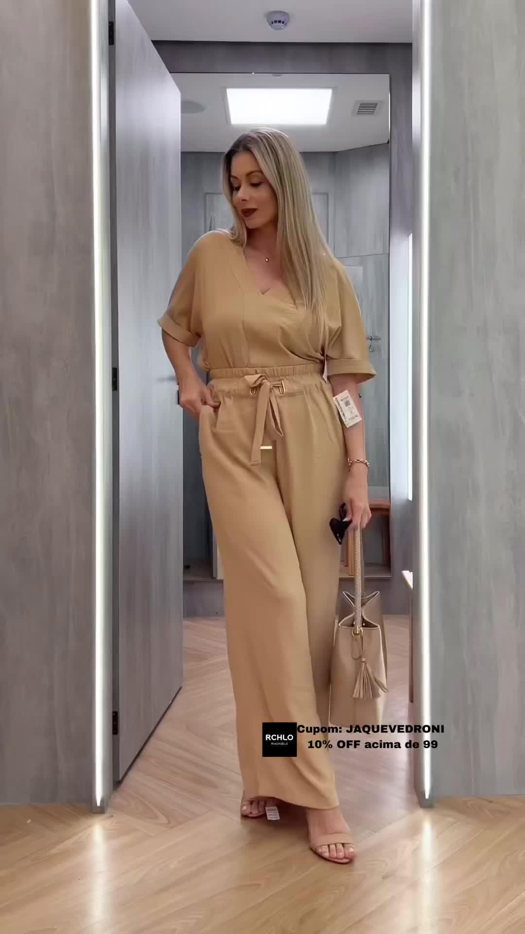 Baixe o app da Riachuelo e confira nossa seleção de produtos incríveis e ofertas para você!