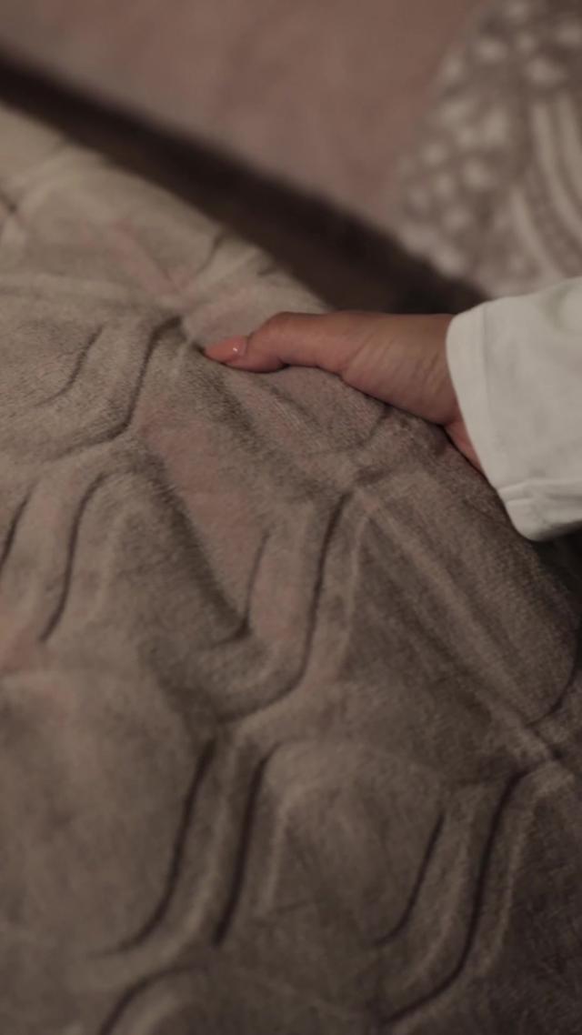 لوّن شتاءك بالأبيض، بدأت الآن اقوى تخفيضات السنة! تخفيضات نوفمبر الأبيض. #مفارش_الحبيب #الجمعة_البيضاء #تخفيضات #عروض 