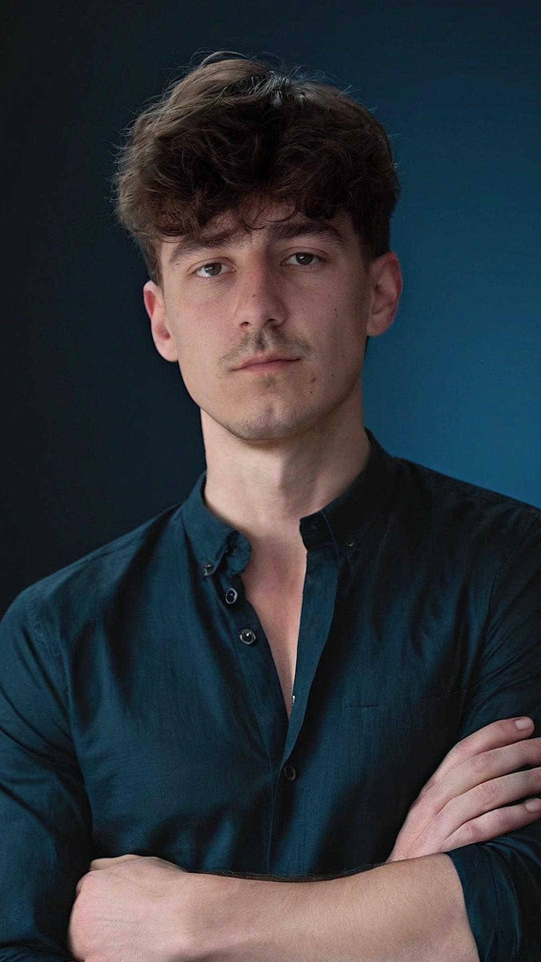 Upgrade your profile photo 📸 with this AI tool @Creati.AI 🪄