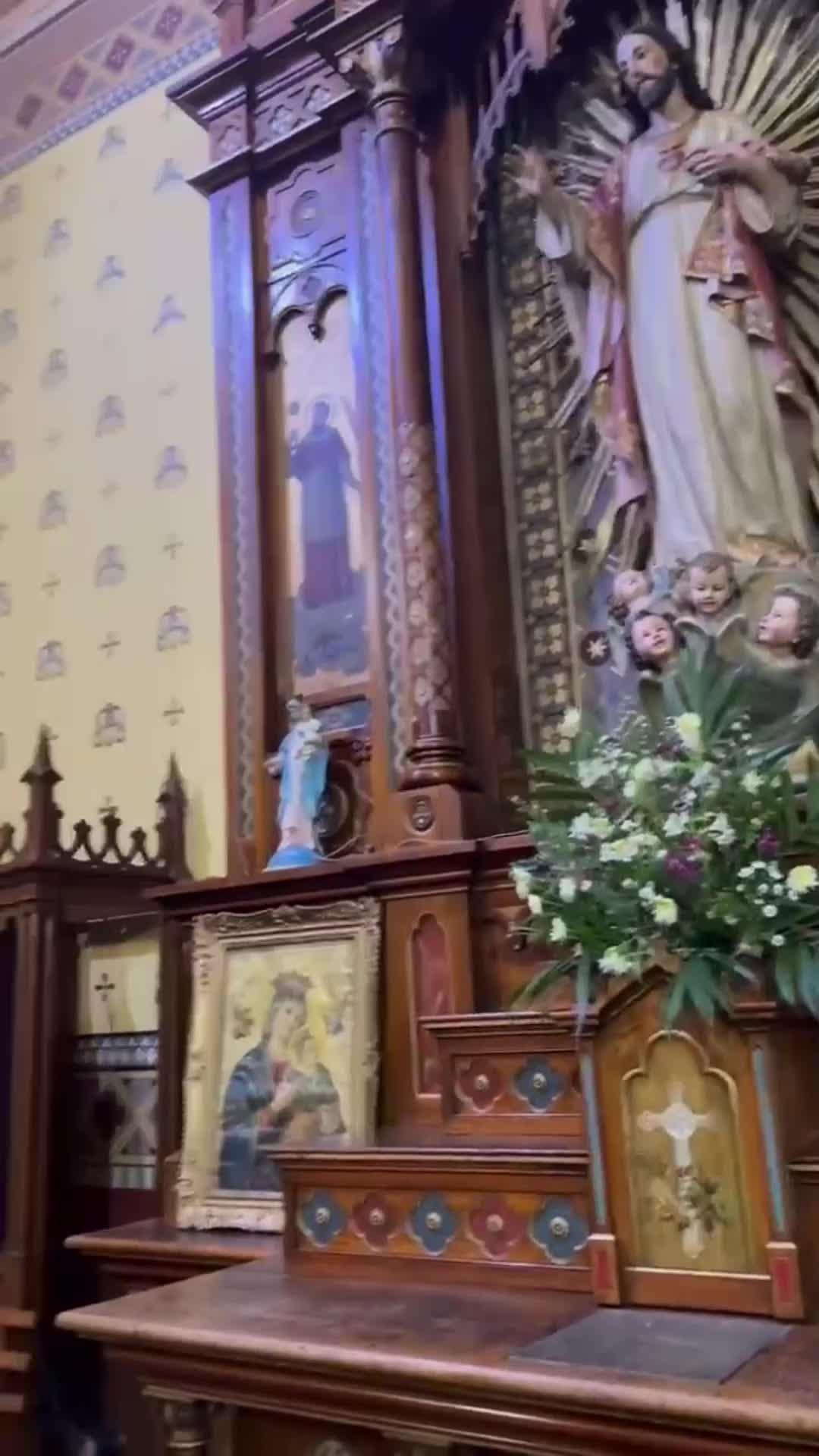 This app is 100% free and you can open the app to listen and read the Bible anytime and anywhere.