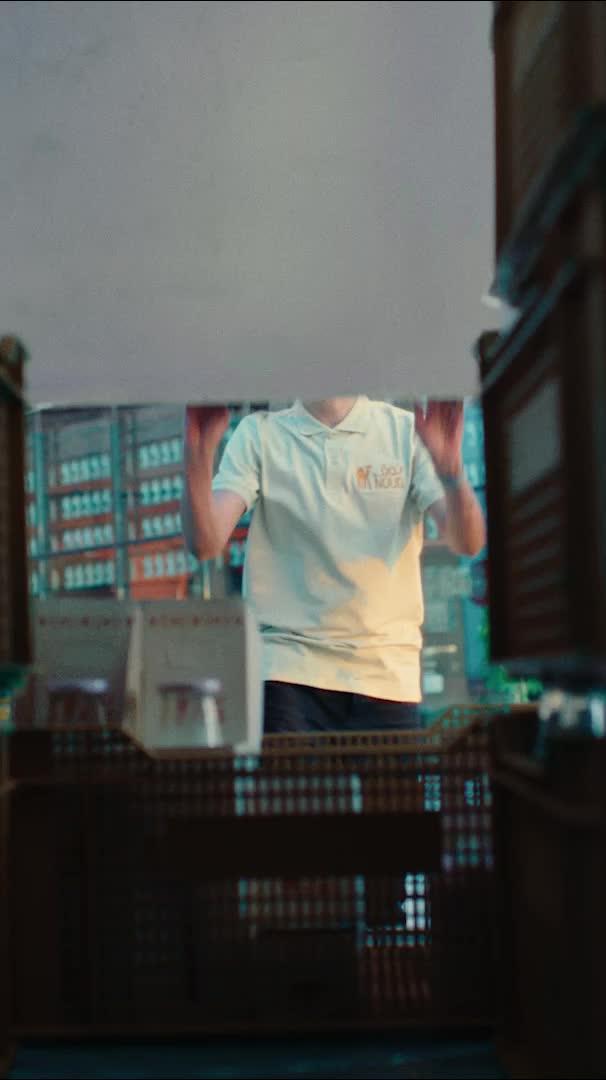 حتى في صالة الحديد، حليب نوق ينفعك ويوصلك،، اطلب من تطبيقنا 