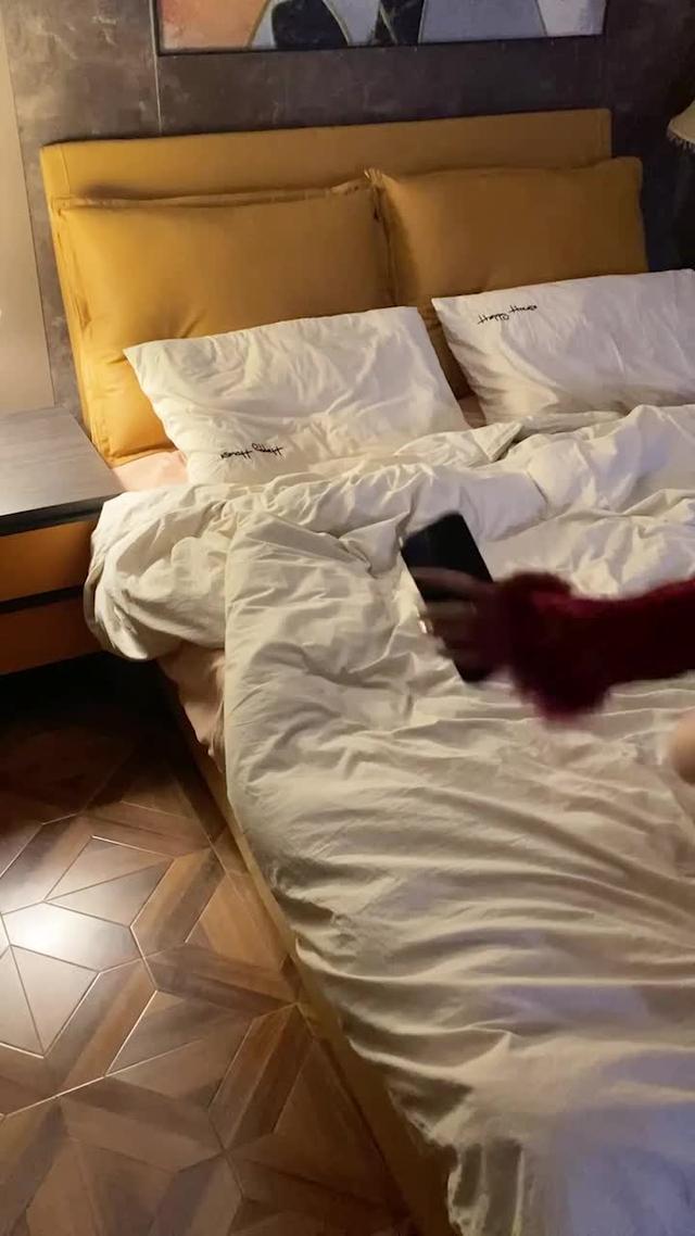 Get a good night’s sleep and learn your patterns with Sleep Tracker.