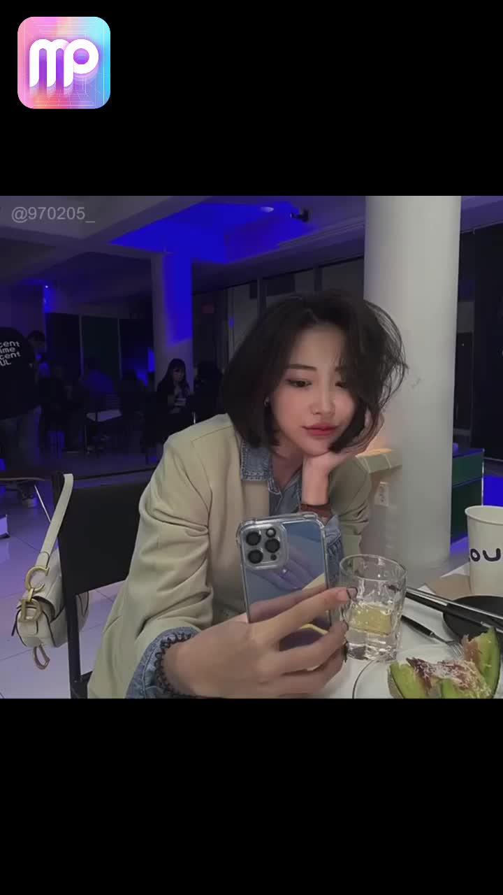 Try our AI Photo Editor to give your photos a fresh new look! Experience it now!