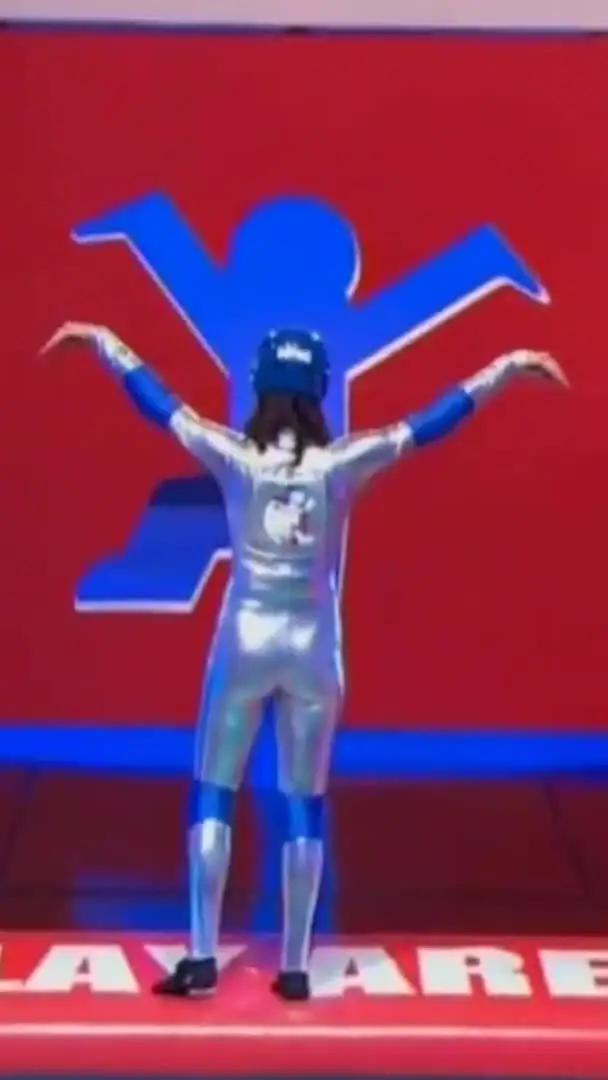 適切なポーズを取ります。