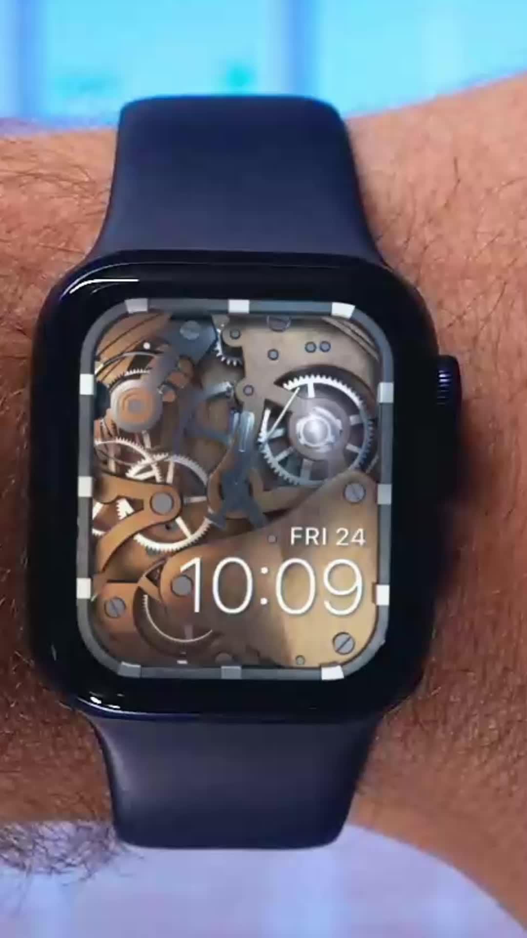 Customize Apple Watch Faces.