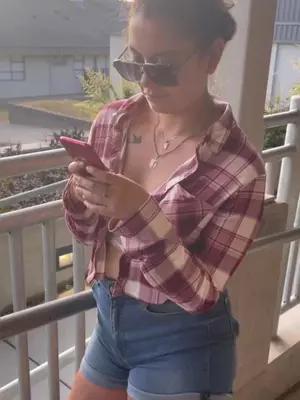 Find yourself a hot girl on RolUp today