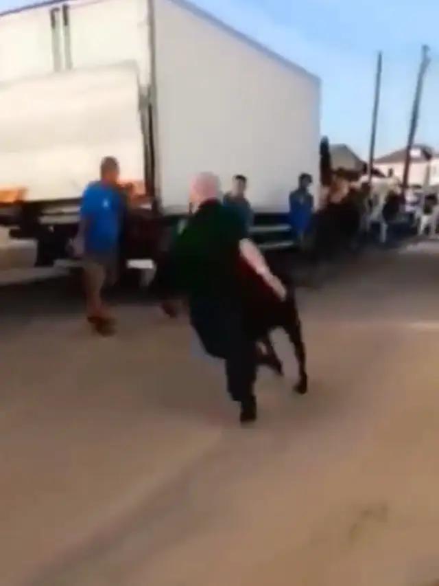 Get knock-out deals with promo code YE$. Use YE$ to get up to $8 off your Gojek rides any time, any day, to anywhere!