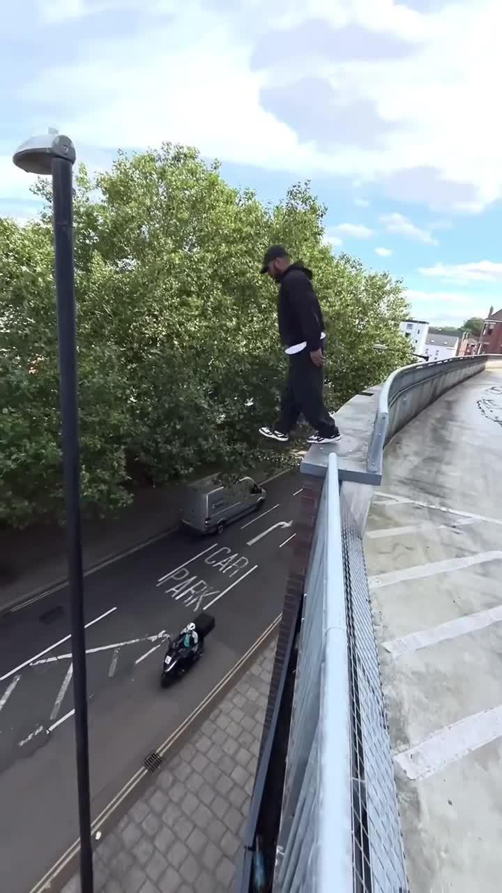 Travel eSIM. No data plans. Enjoy free trial while traveling with no commitment.