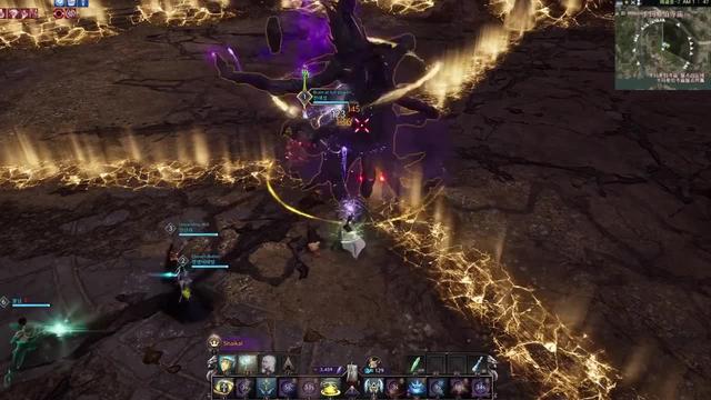 四大種族，八大職業，三十二種專職路線！遊戲性拉滿，打擊感爆棚！