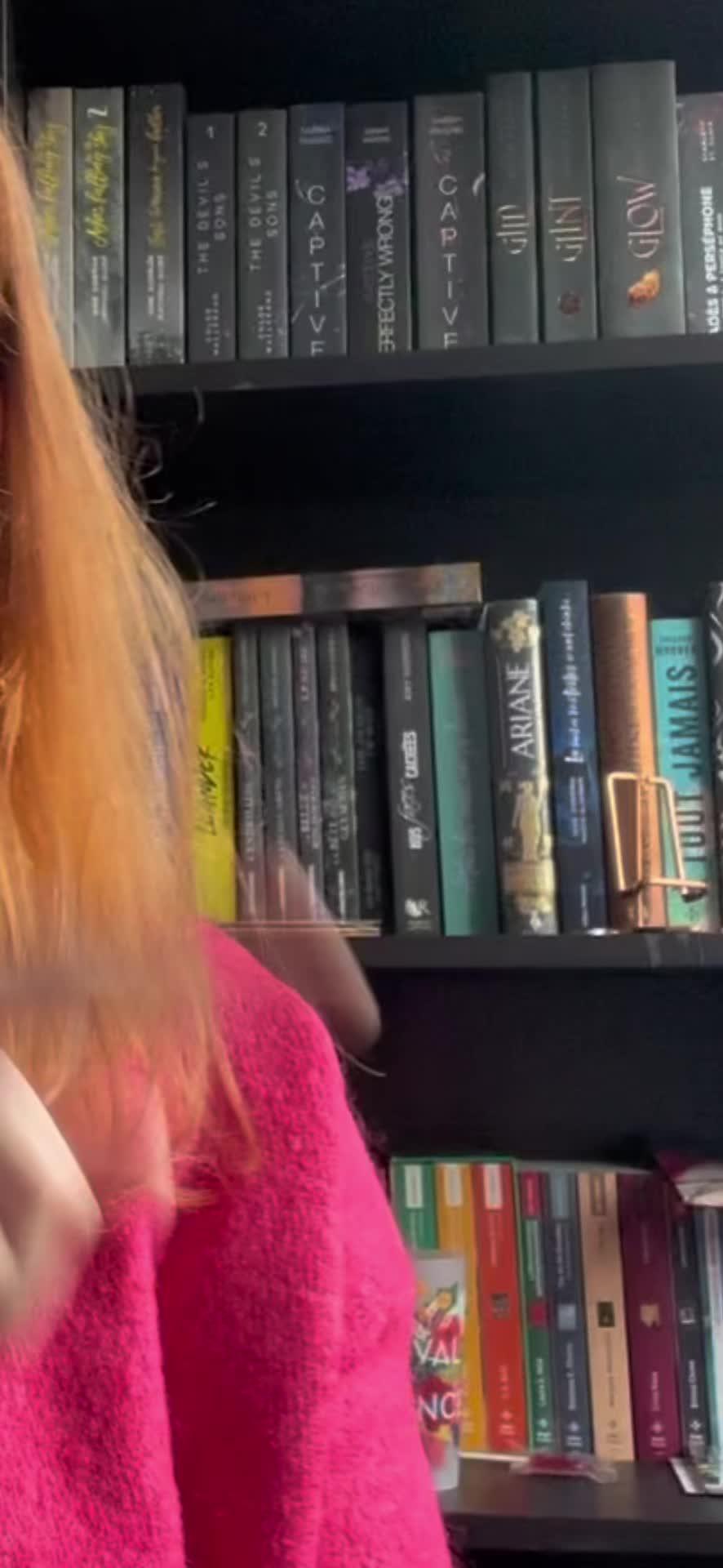 ✨ Chronique du soir, Bonsoir ✨ Ce soir, je vous présente une application que j’affectionne particulièrement @Gleeph  📚 C’est la meilleure application de bibliothèque virtuelle qui me permet de pour ranger mes livres  📖 Elle me permet aussi de ne jamais me tromper dans l’achat d’un cadeau  💕 N’hésite pas à venir me suivre 😁 Et toi tu utilise déjà Gleeph ?  #booktok #boostagram #recommandation #lectureaddict #gleeph #bibliotheque #bibliothèquevirtuelle #publicationnonsponsorisée #pourtoi